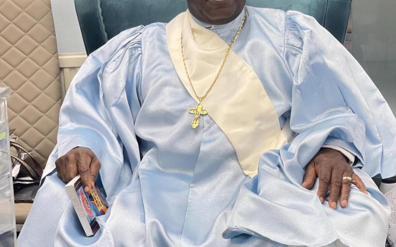 Every first Thursday of the month  High mass : 10pm - 01:00